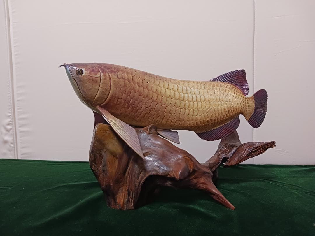 木彫☆熱帯の魚アロワナ☆ゴールド
