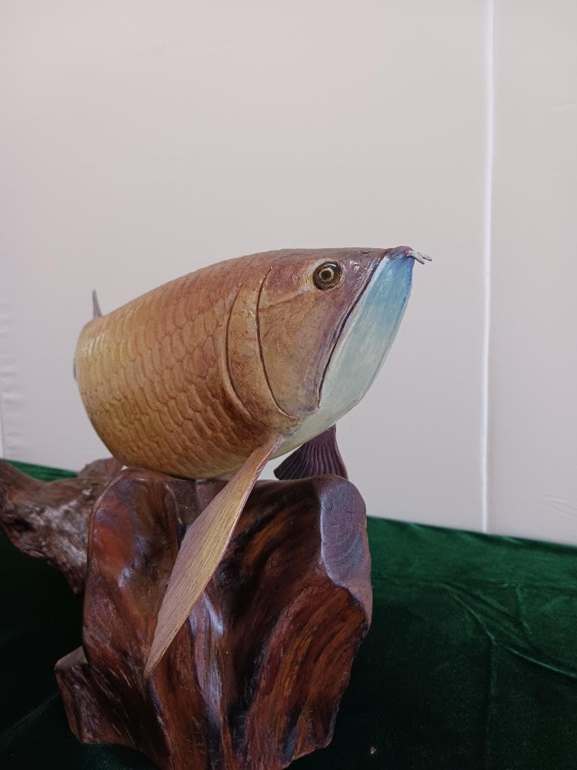 木彫☆熱帯の魚アロワナ☆ゴールド