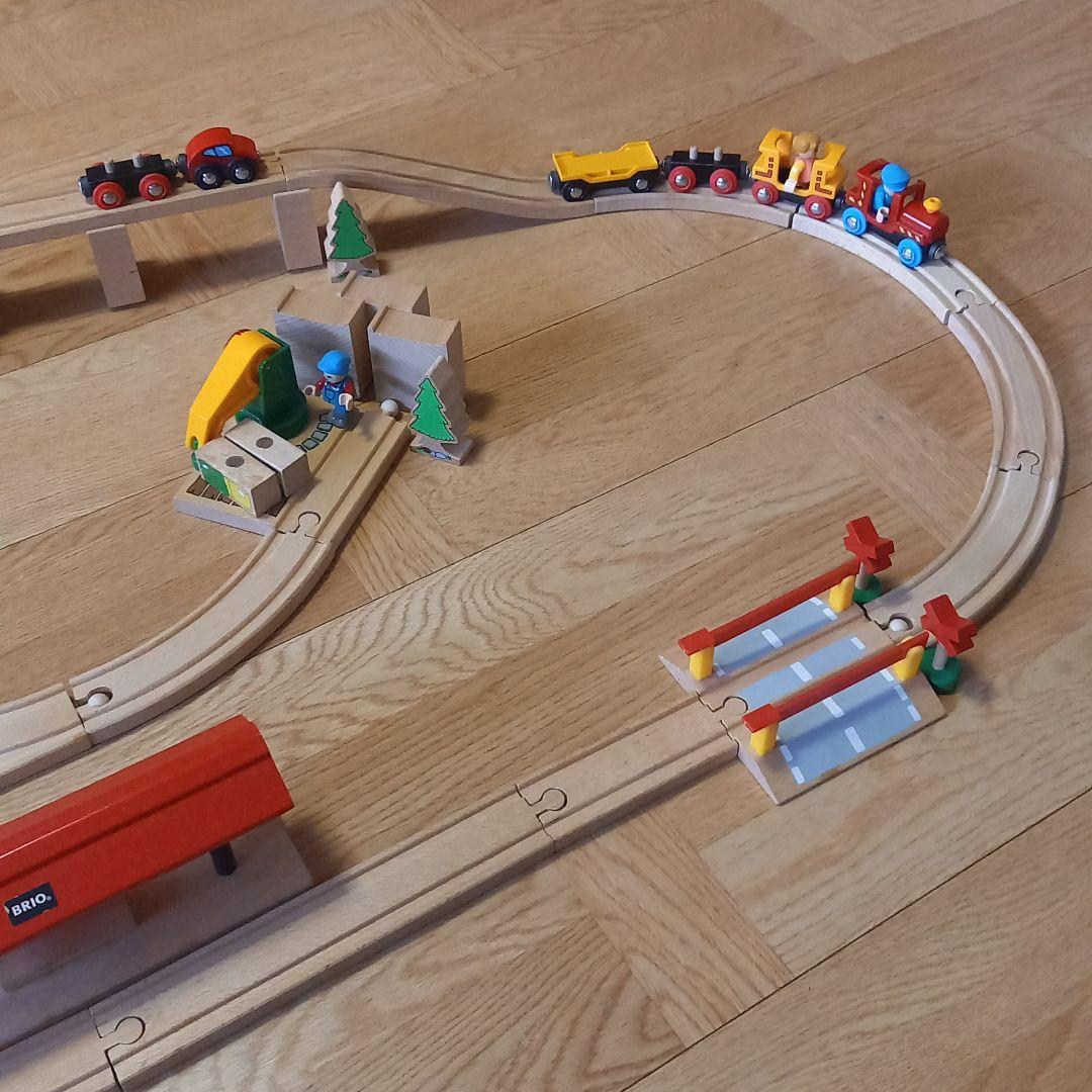 BRIO ブリオ　木製レール　列車　木のオモチャ　人気　セット　知育玩具　要説明