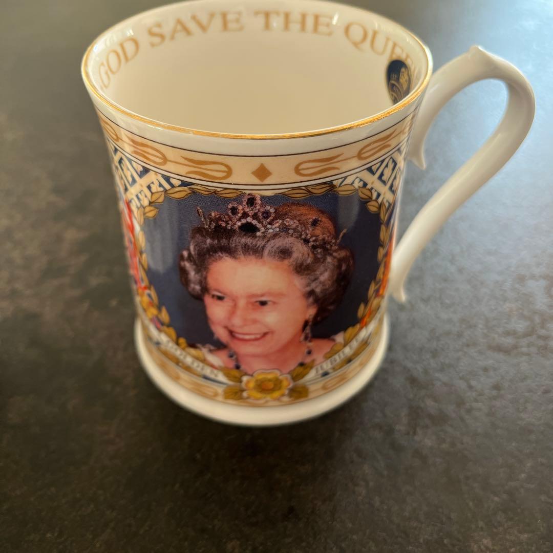 【4点セット】マグ　カップ　ソーサー　アンティーク　イギリス　エリザベス女王