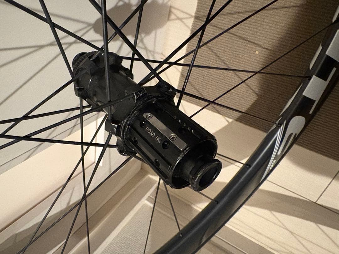 ELITEWHEELS エッジ白デカール　タイヤ付ディスク