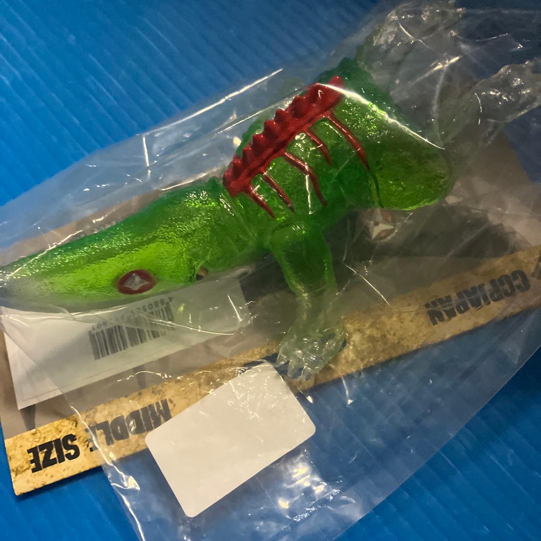 CCP ミドルサイズソフビ　モスラ 、ギロン 2点セット