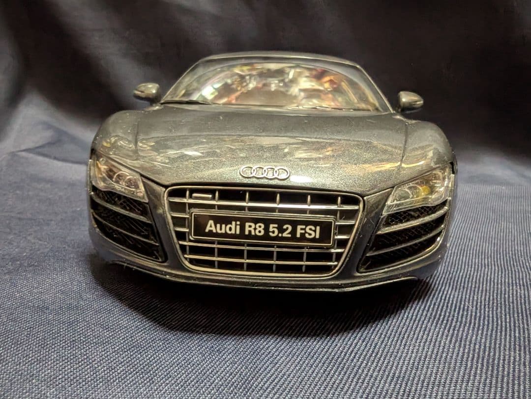 京商　1/18 Audi R8 5.2 FSI quattro 難有り