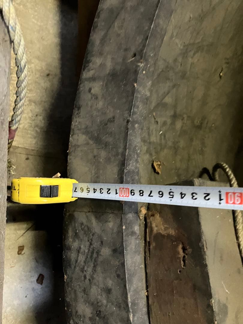 漆製造工程で使用する大きな桶　外径直径約110cm×約46cm