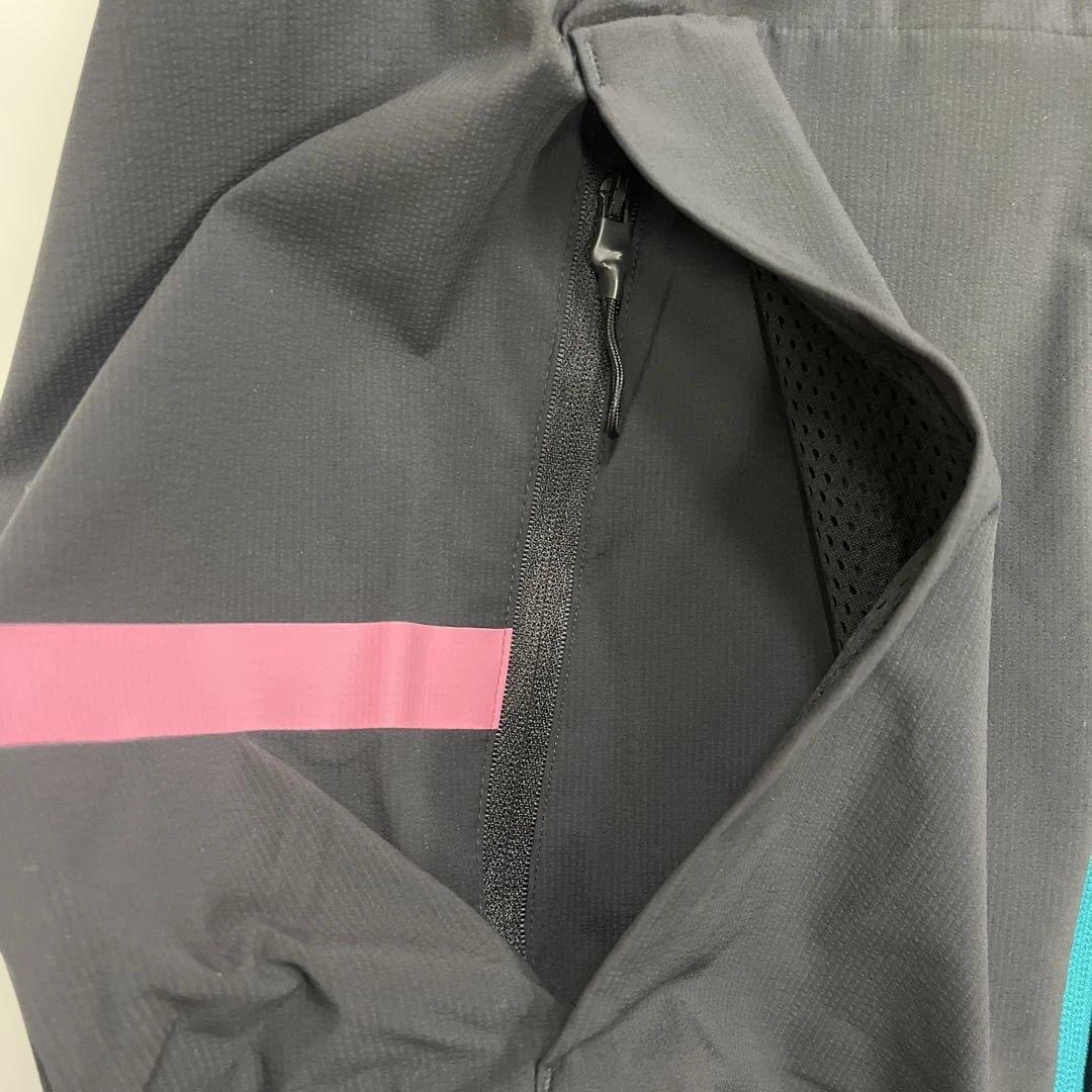 adidas L.F.C. ウィンドブレーカー 黒/ピンク