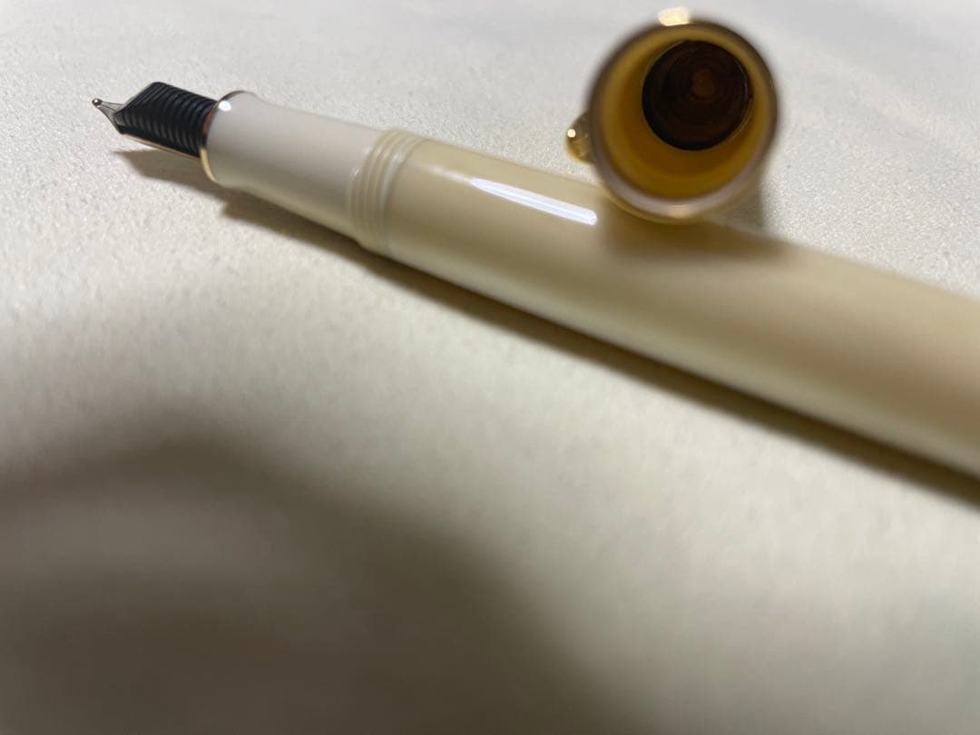 ペリカン　m320 パールホワイト　万年筆