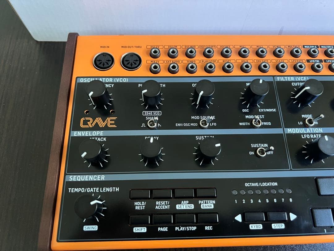 behringer CRAVE アナログシンセサイザー