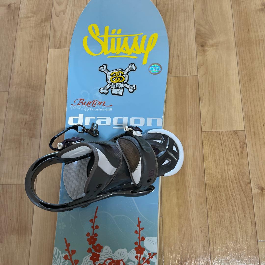 バートン スノーボード 花柄　初心者向け