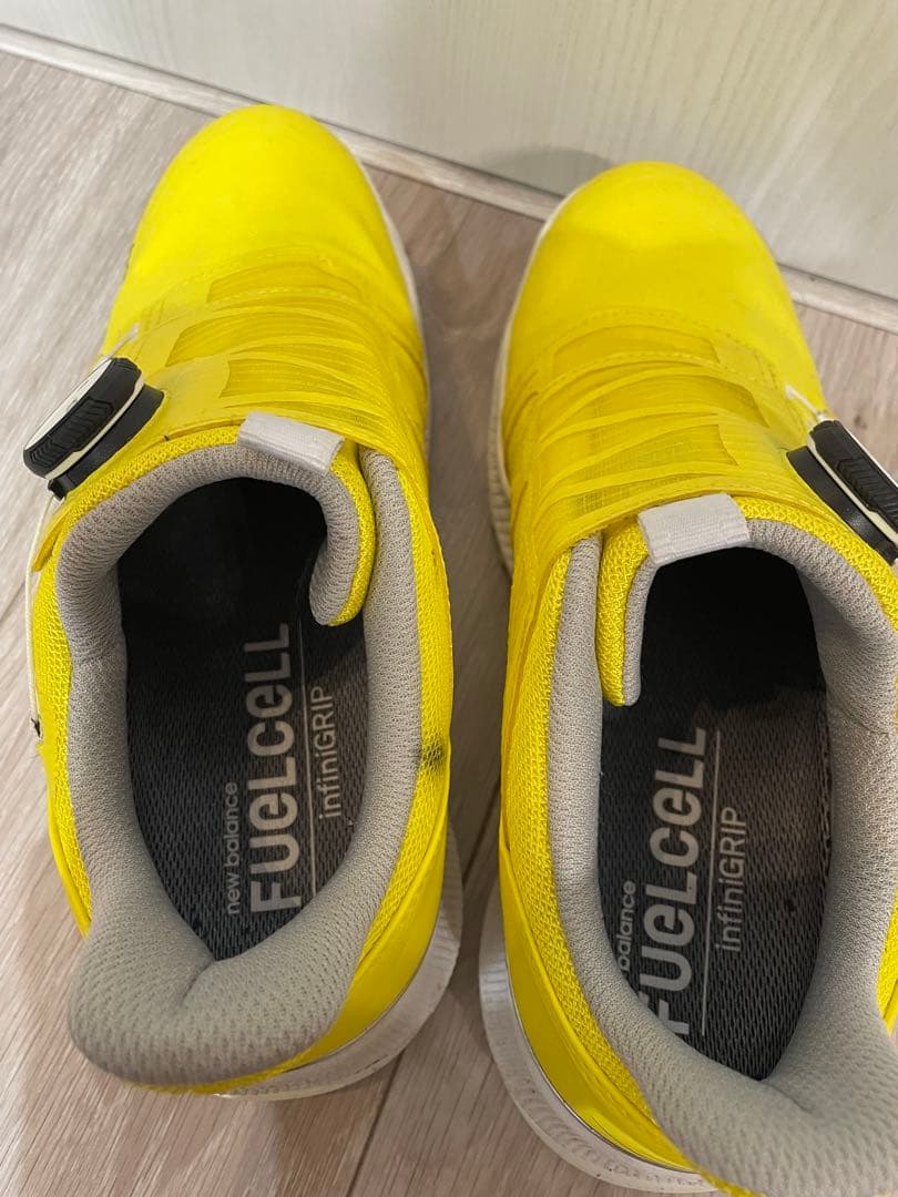 New Balanceゴルフシューズイエロー　1001v 黄色ユニセックス 女性