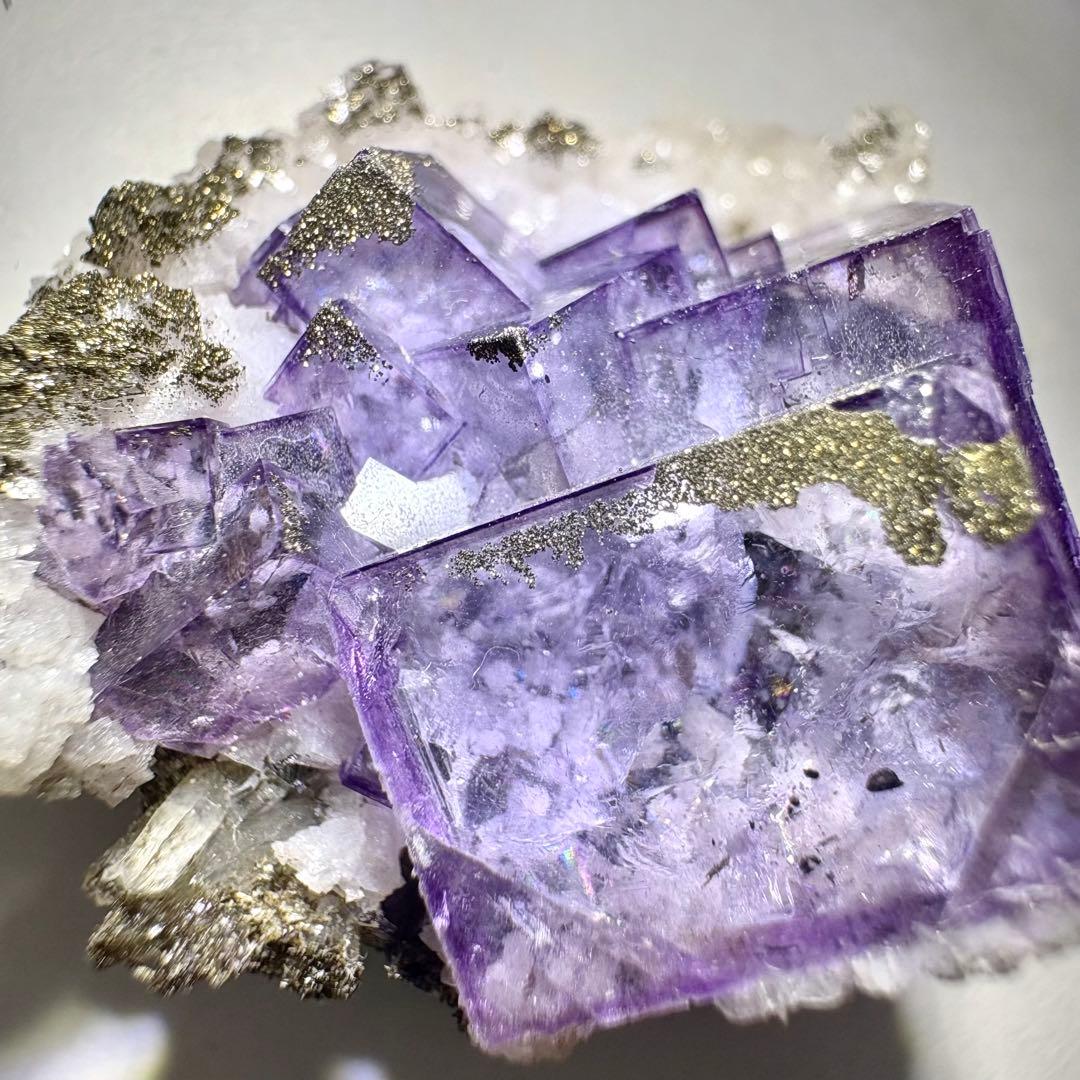 453 中国　ヤオガンシャン産　フローライト&パイライト