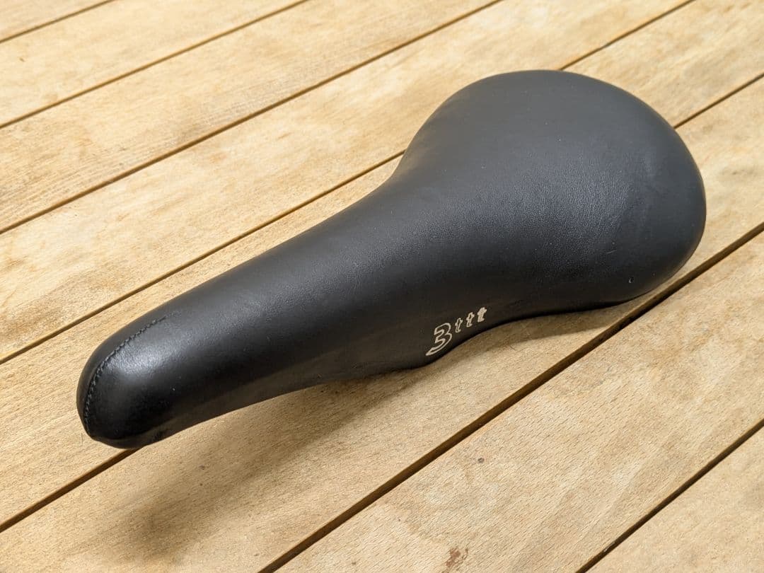 ３Ｔ／革張りシームレスサドル