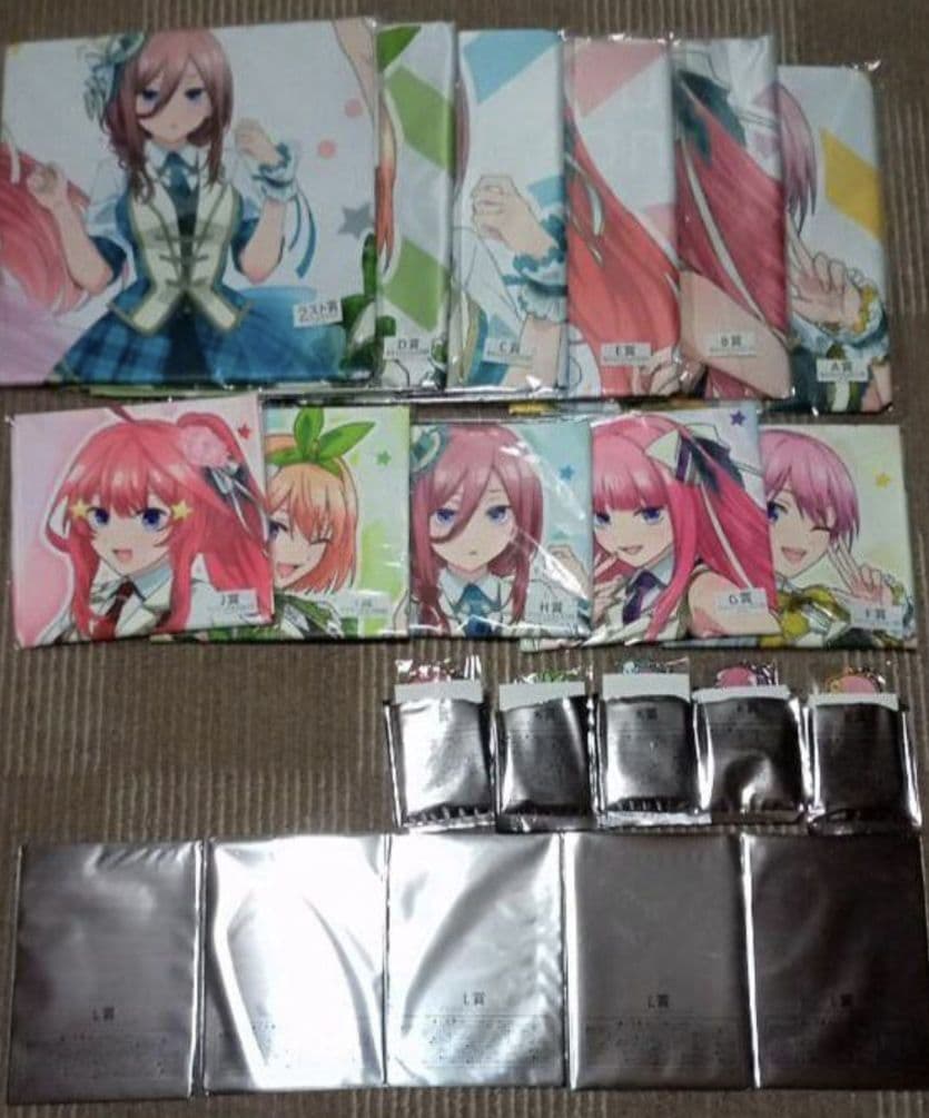 五等分の花嫁　中野一花　中野二乃　中野三玖　中野四葉　中野五月　五つ子集合　全員