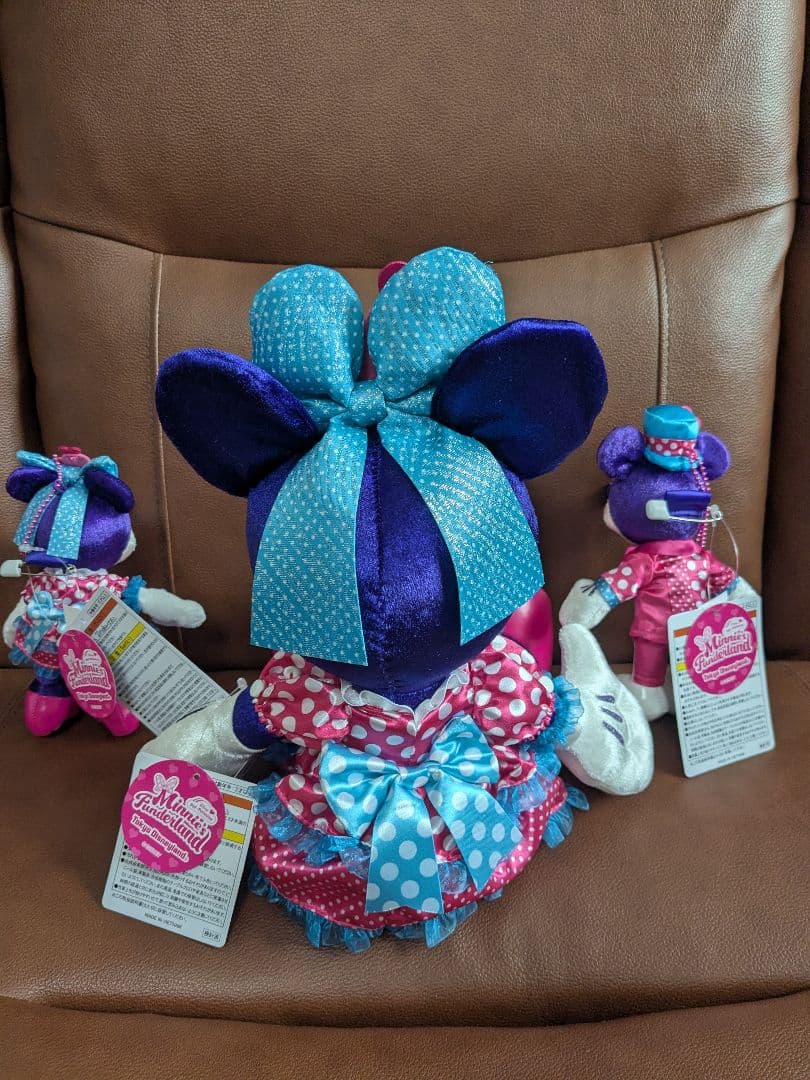 ディズニーランド パルパルーザ ミニーぬいぐるみとミニーミッキー バッチ