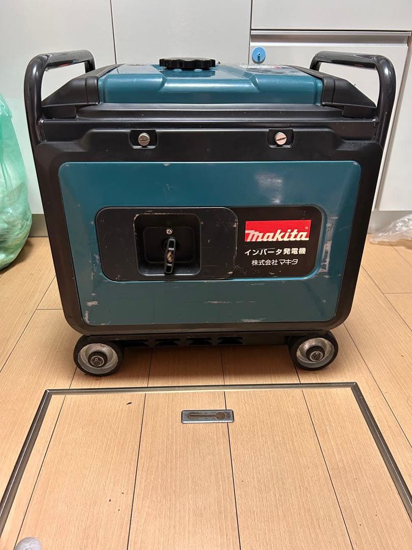 マキタ　インバーター発電機　G250IS 超低騒音型