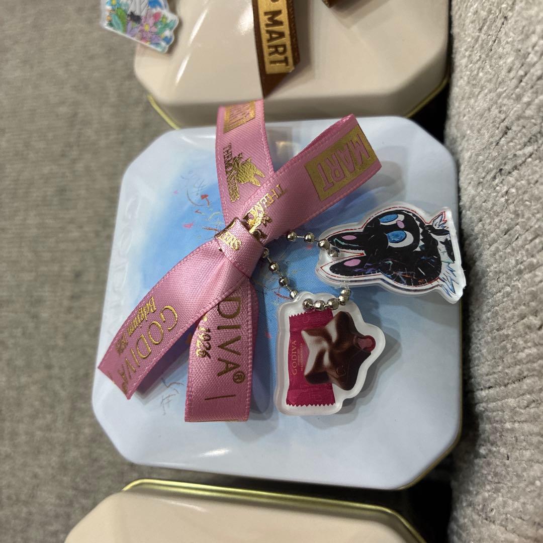 GODIVA 3缶セット　LABUBU ラブブ　日本未発売