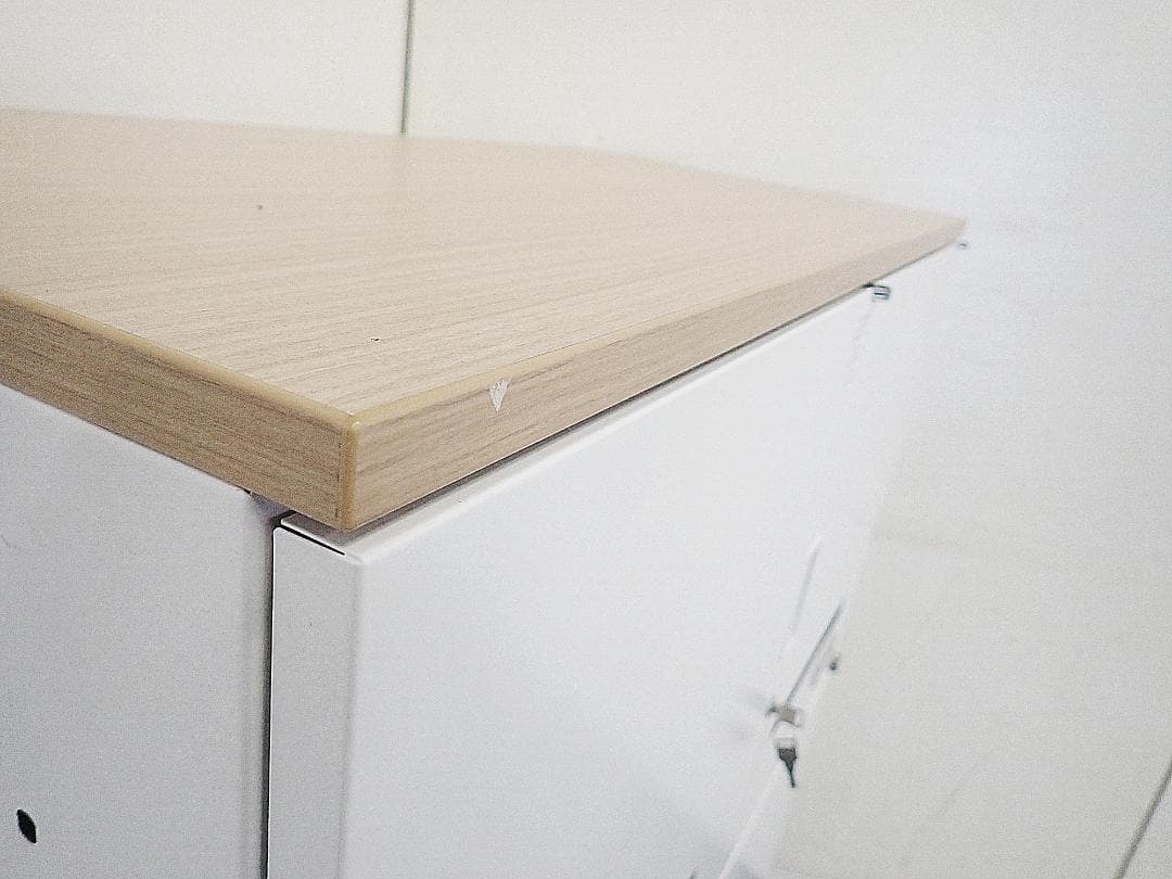 引取り限定　イトーキ　4人用モバイルロッカー　59-0126