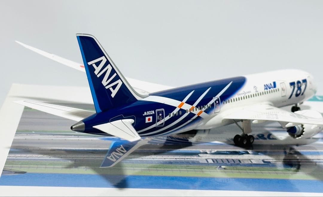 全日空商事 1/200 ANA B787-8 特別塗装 NH20051