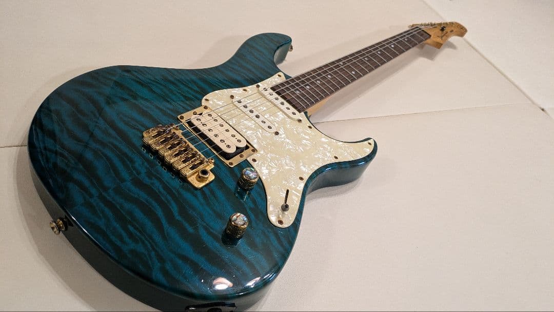 ギター Yamaha Pacifica 812WX