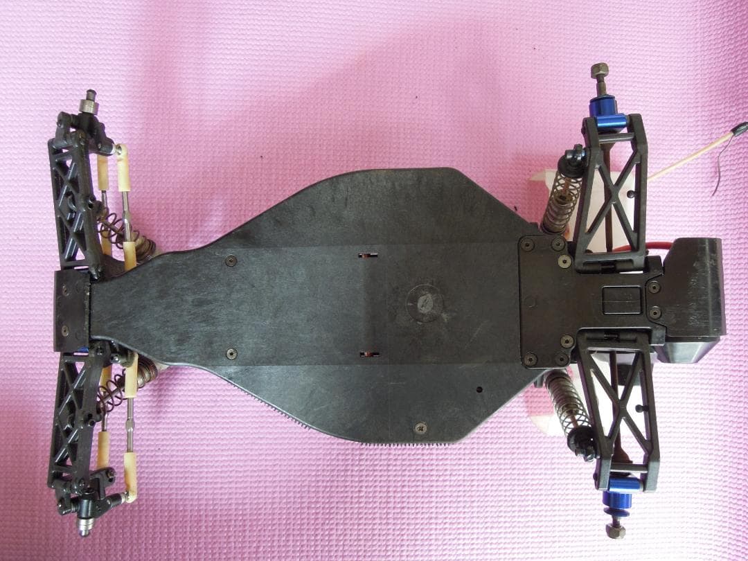 アソシエイテッド　RC10B4