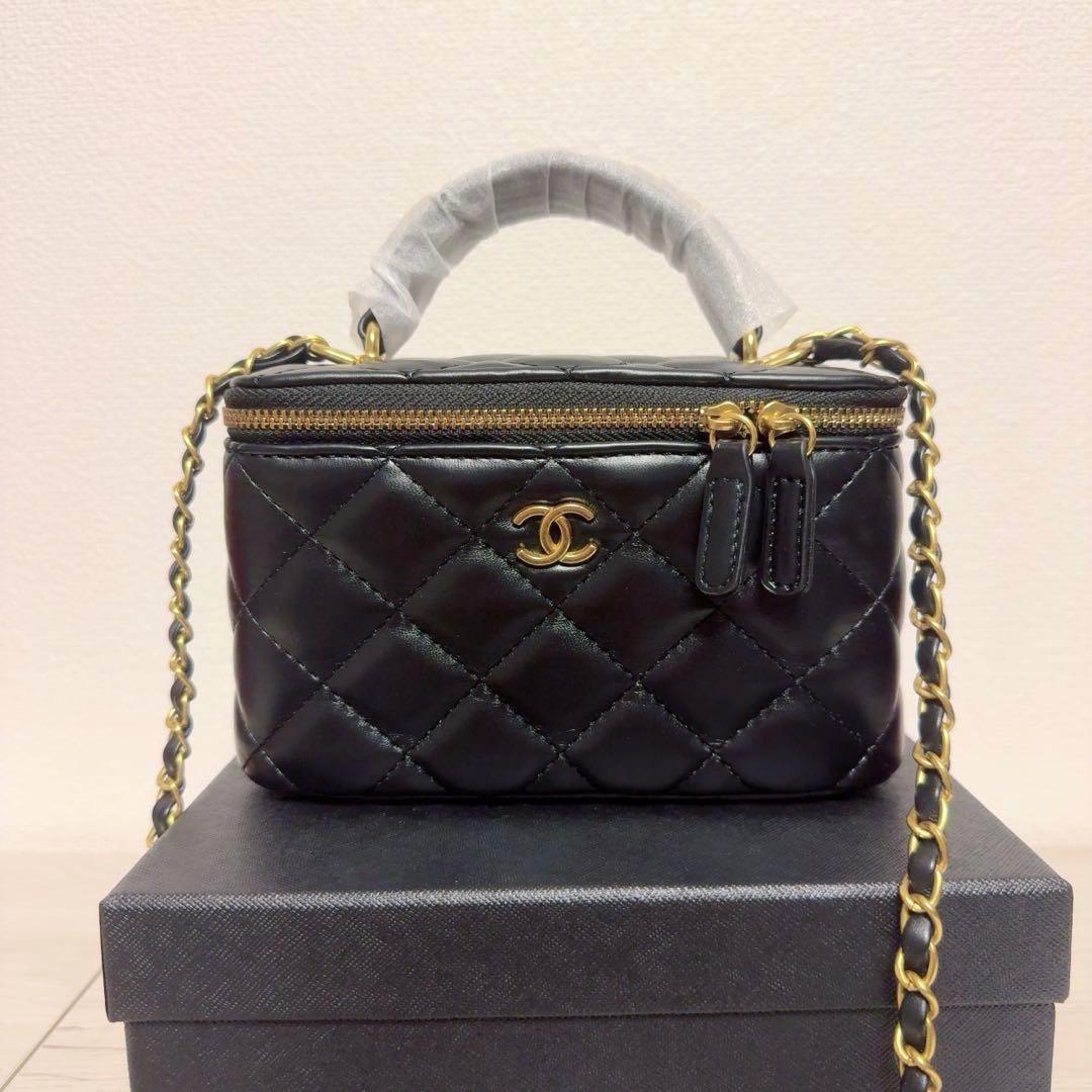 CHANEL ロゴハンドル ショルダーバッグ ノベルティ バニティ