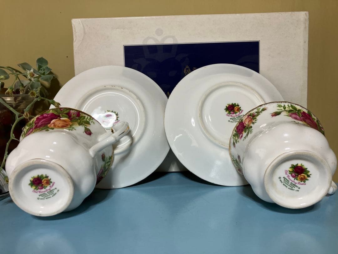 英国イギリス　ロイヤルアルバート　金彩　カップソーサー