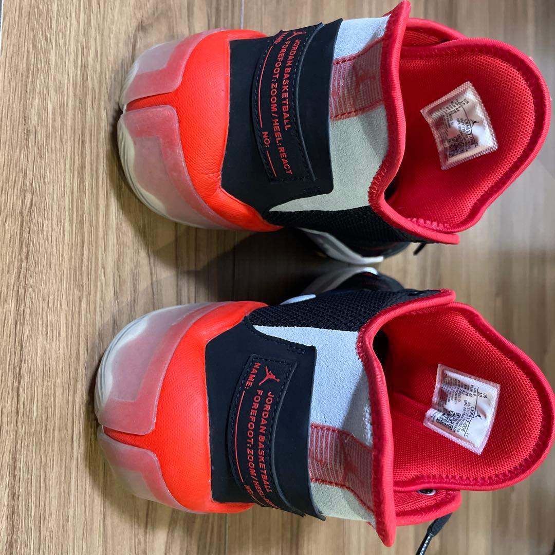 バスケットボールシューズ 黒/赤ジョーダン