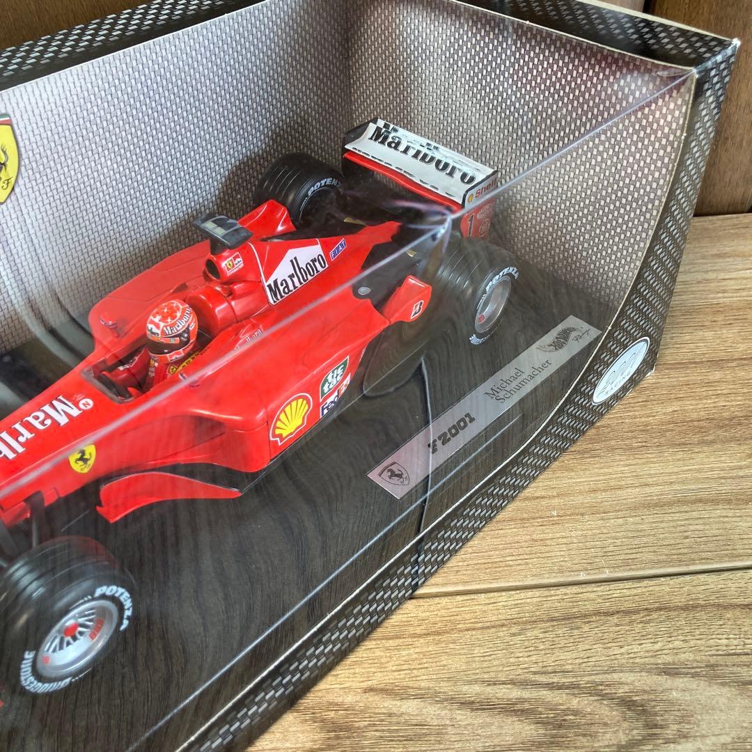ホットウィール1/18 フェラーリ F2001 Mシューマッハ マルボロカスタム