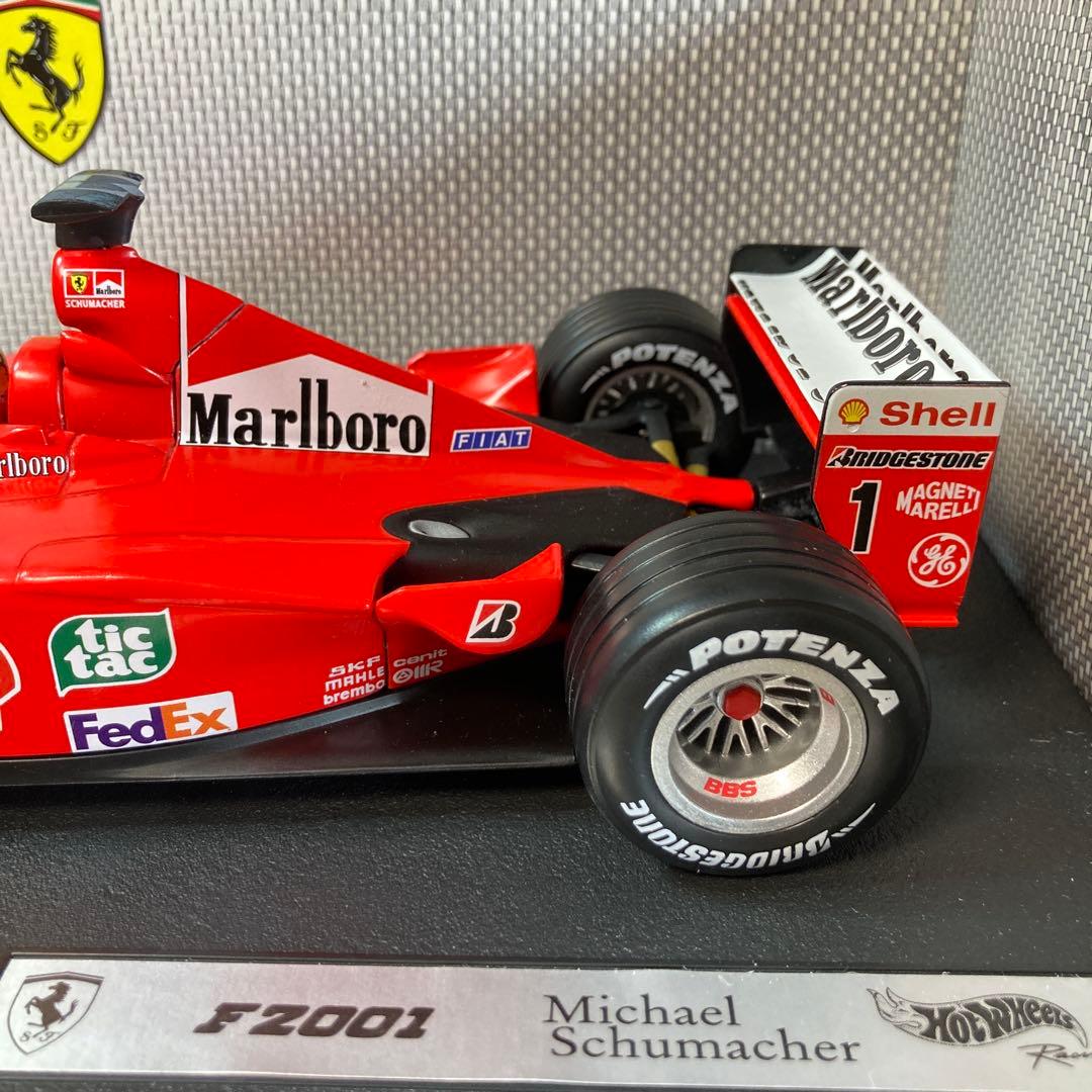 ホットウィール1/18 フェラーリ F2001 Mシューマッハ マルボロカスタム