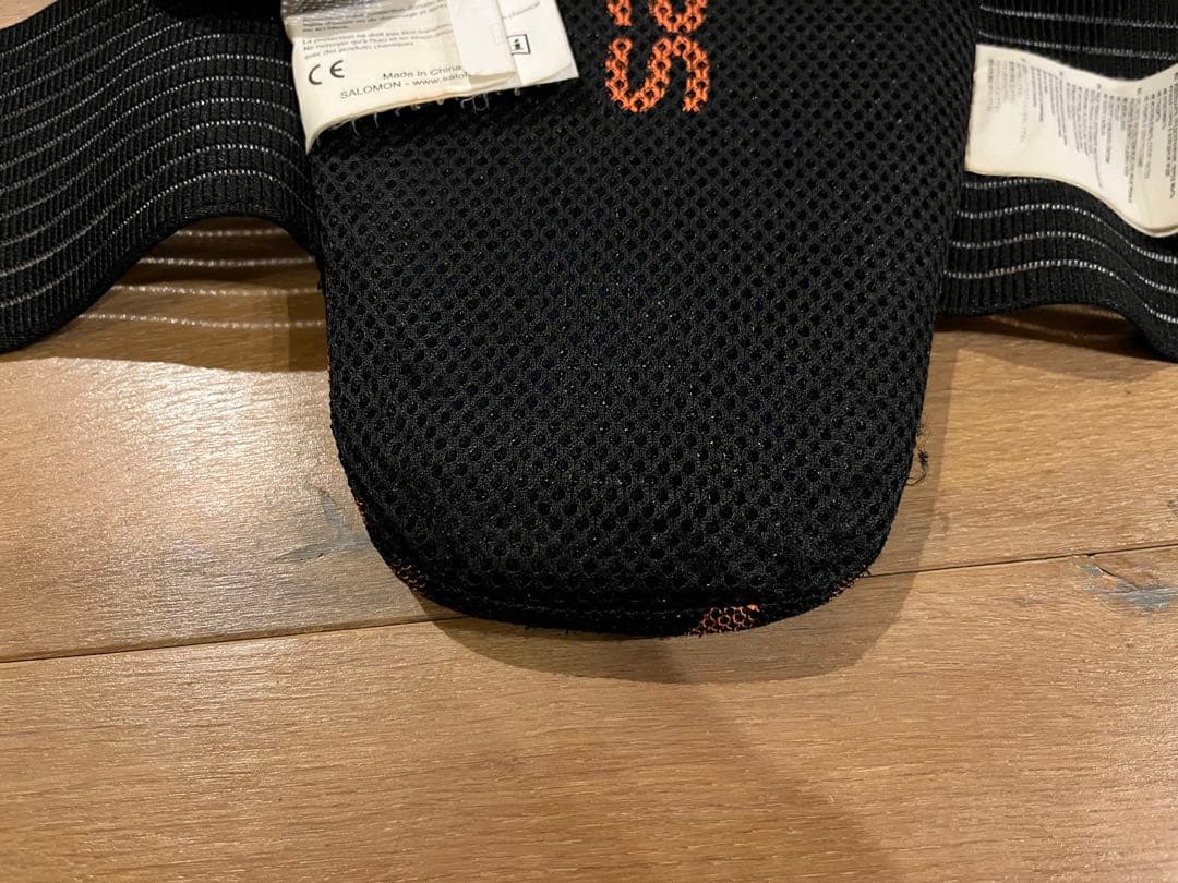 Salomon バックプロテクター　ブラック/ブルー