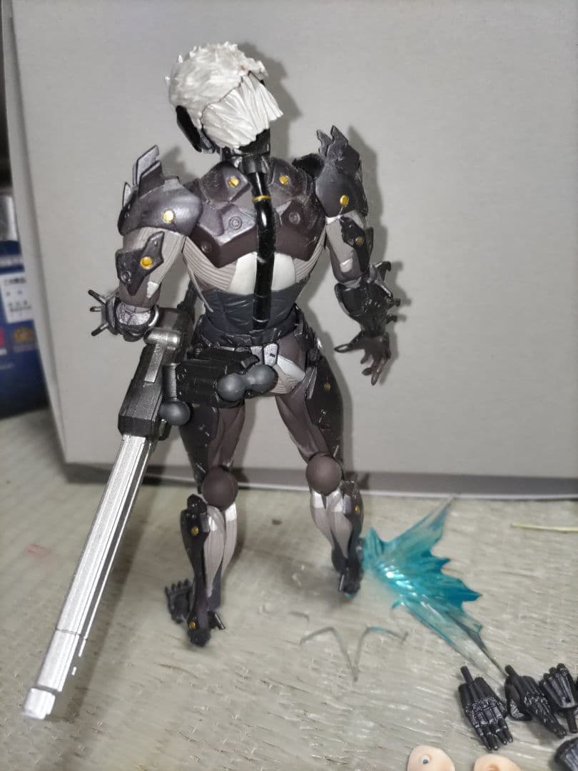 リボルテック　雷電　メタルギアライジング