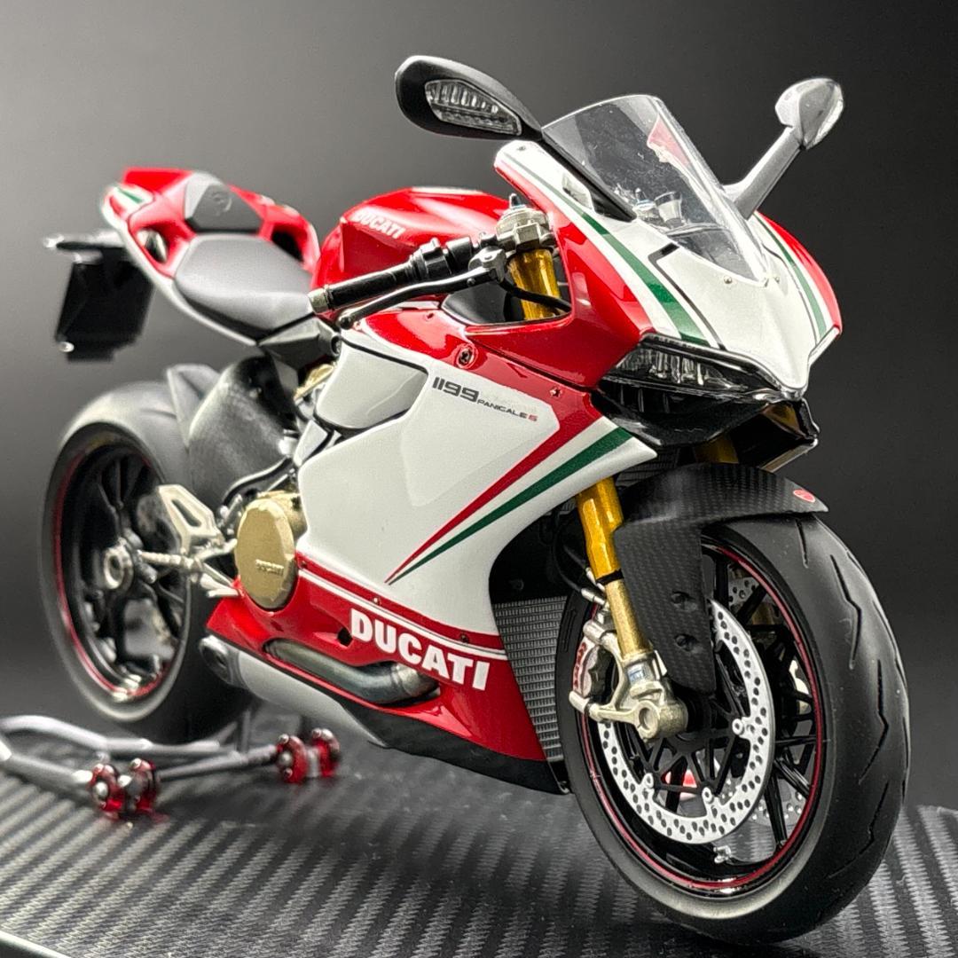 ドゥカティ 1199 パニガーレS トリコローレ（1/12組立完成品）