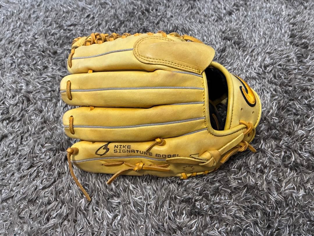 NIKE軟式投手用グローブ　川上モデル