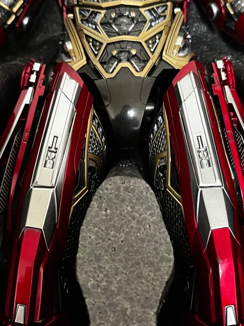 【美品】ホットトイズ　アイアンマン３シルバーセンチュリオンアーマースーツアップ版