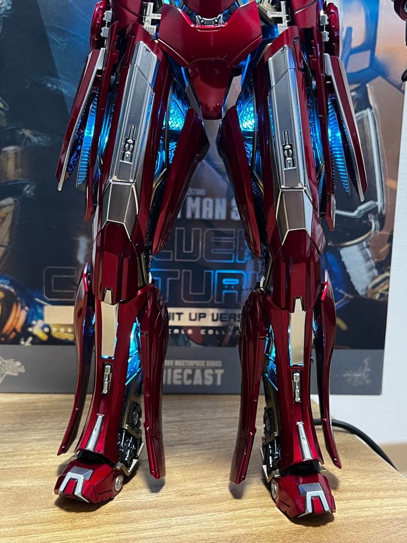 【美品】ホットトイズ　アイアンマン３シルバーセンチュリオンアーマースーツアップ版