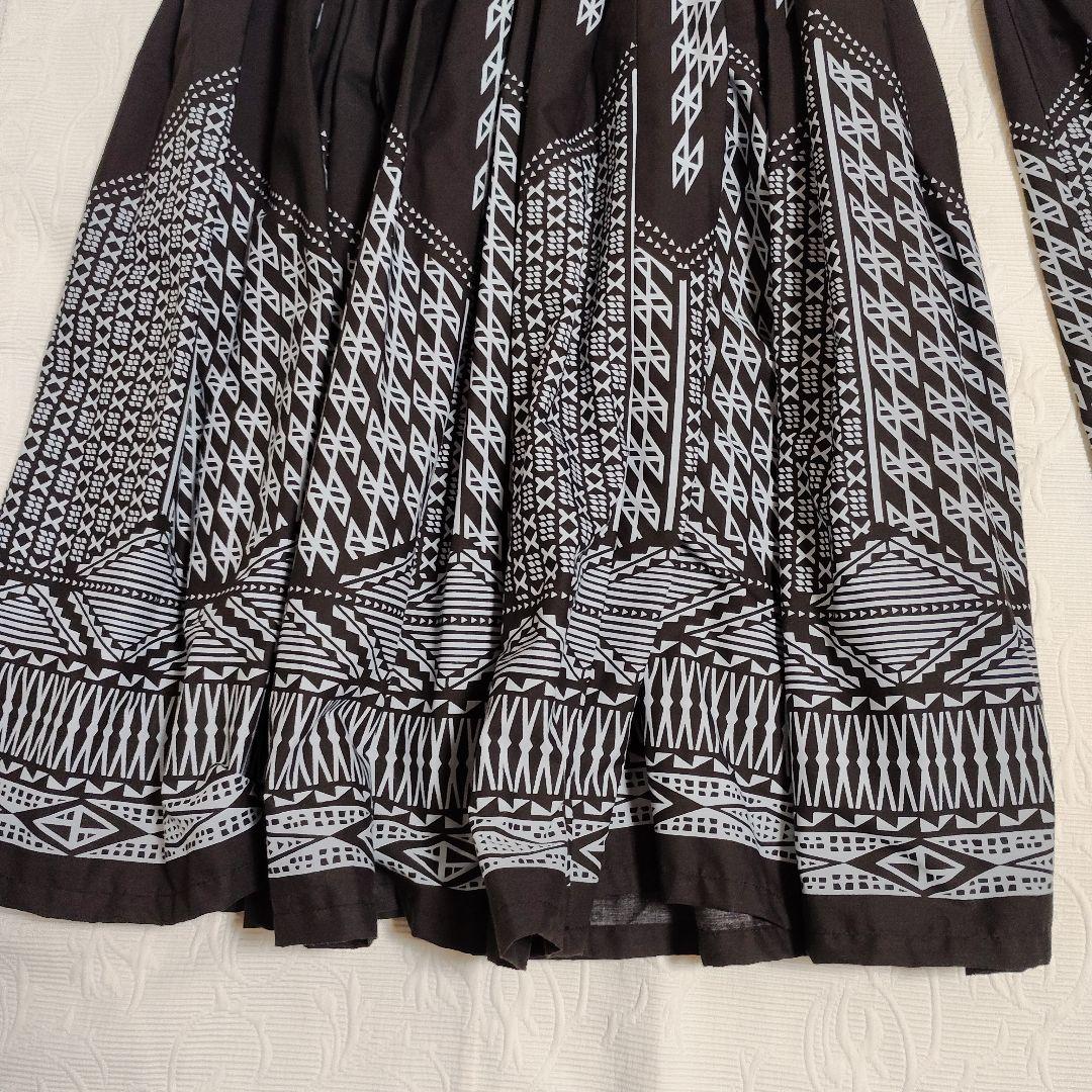 フラダンス用スカートとパウスカート入れ