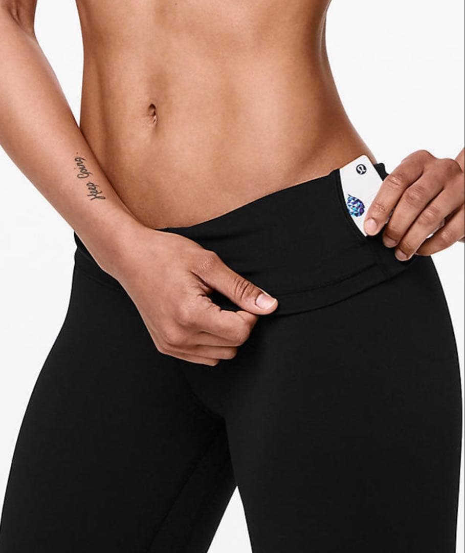 ルルレモン　新品未使用　ブラックレギンス　丈長サイズ4