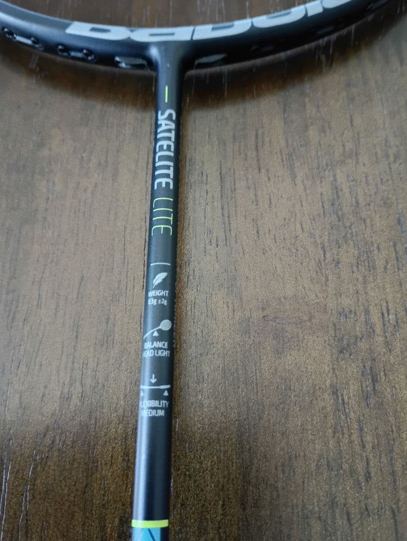 バボラ　アディダス　バドミントンラケット　2本