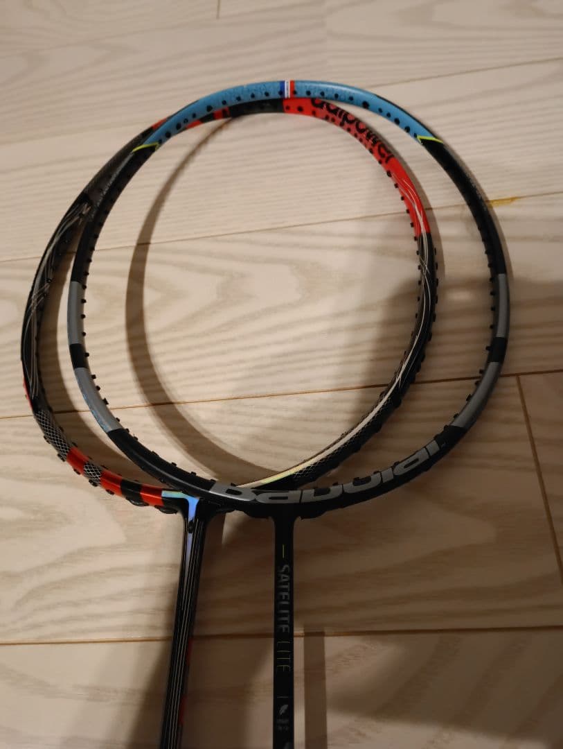 バボラ　アディダス　バドミントンラケット　2本