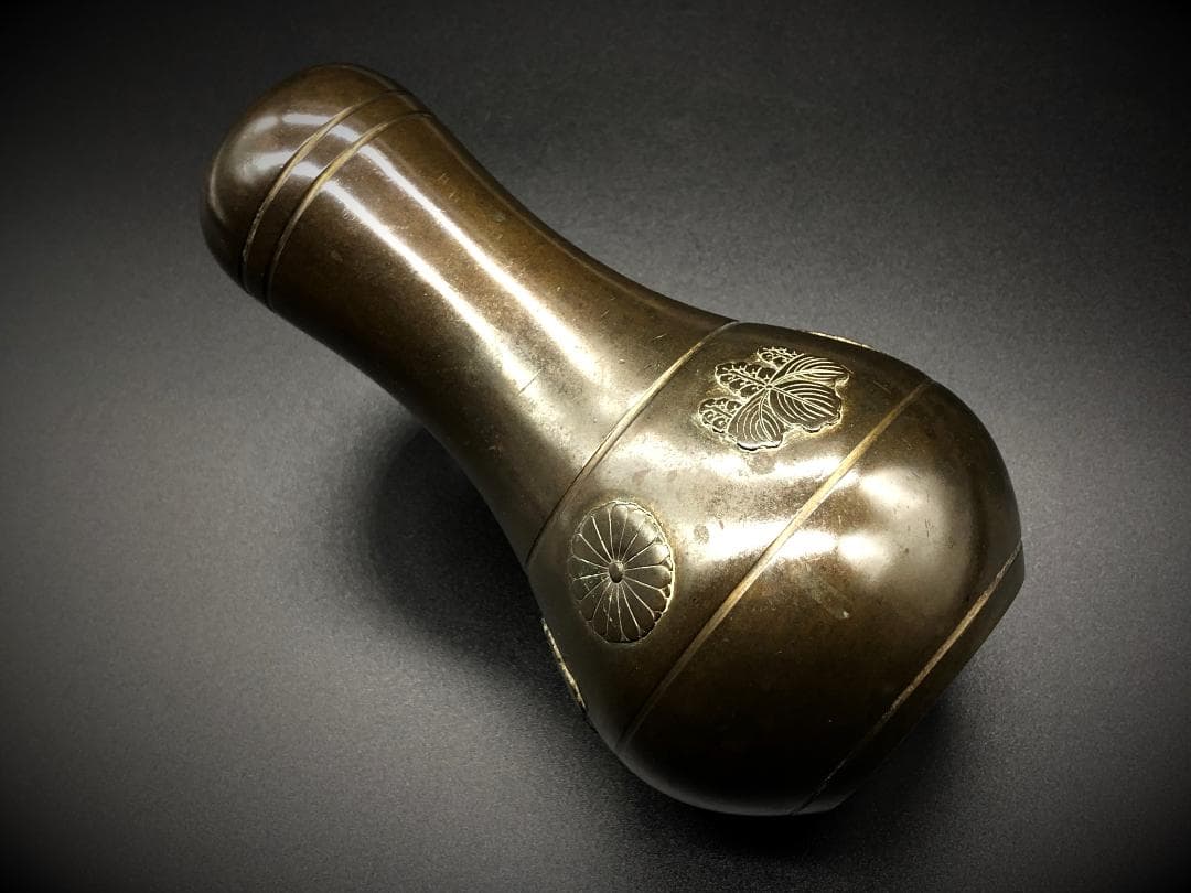 【 皇室献上茶道具 】 杓立　十六弁八重表菊・五七桐文　高肉手彫り