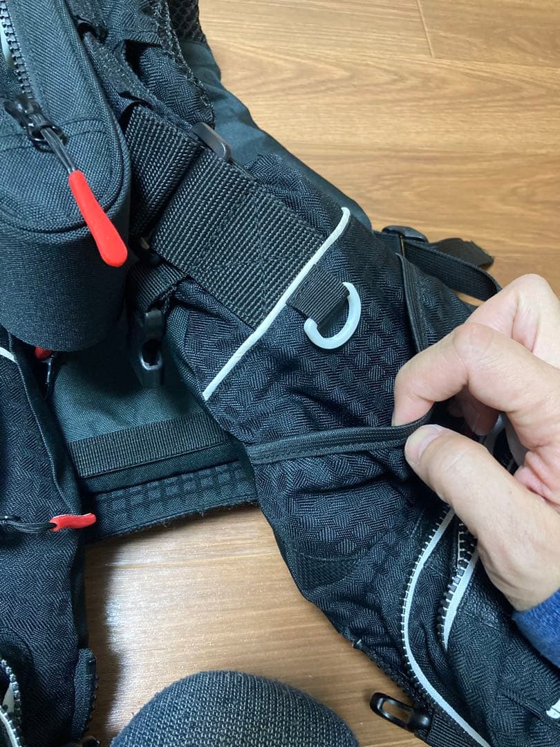 MAZUME EXTRACOMPLEXブラックライフジャケットロッドホルダー付き