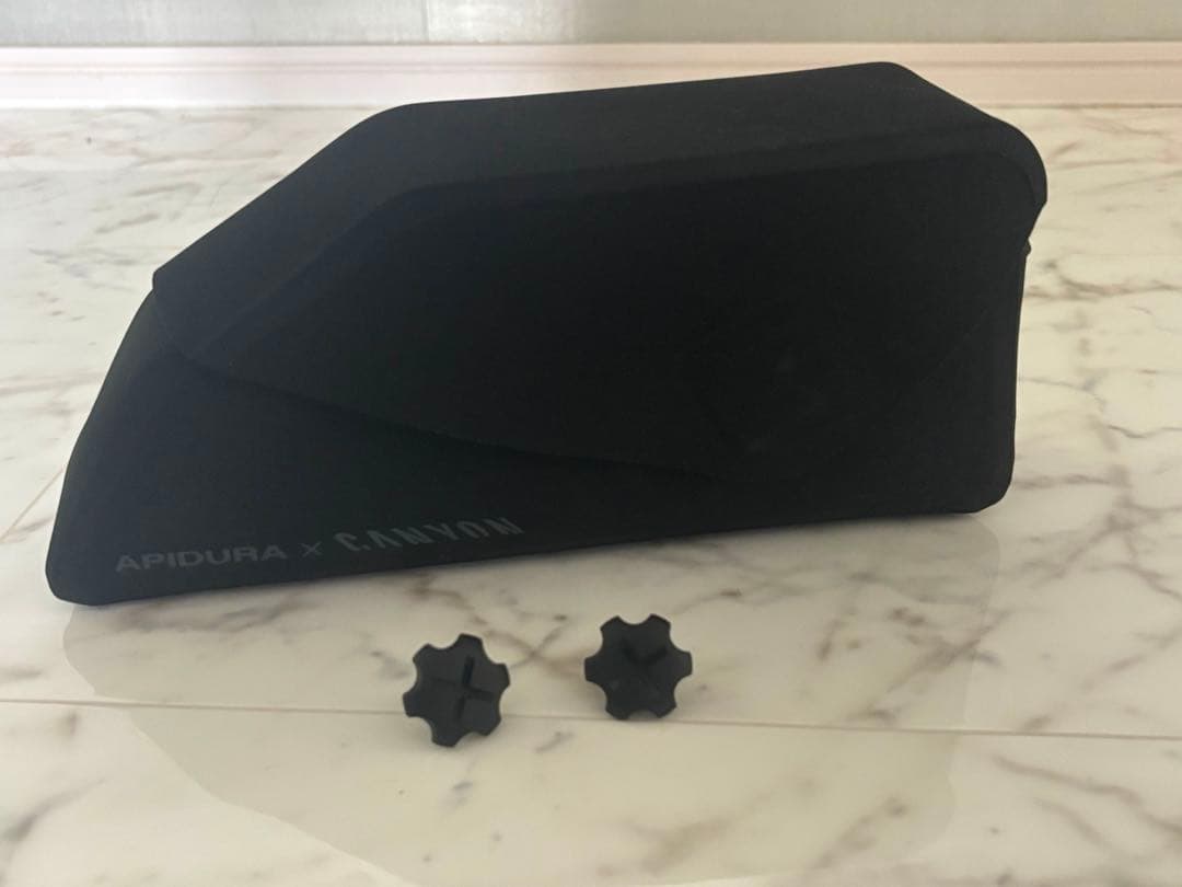 Apidura × canyon トップチューブバッグ　ボルトオン