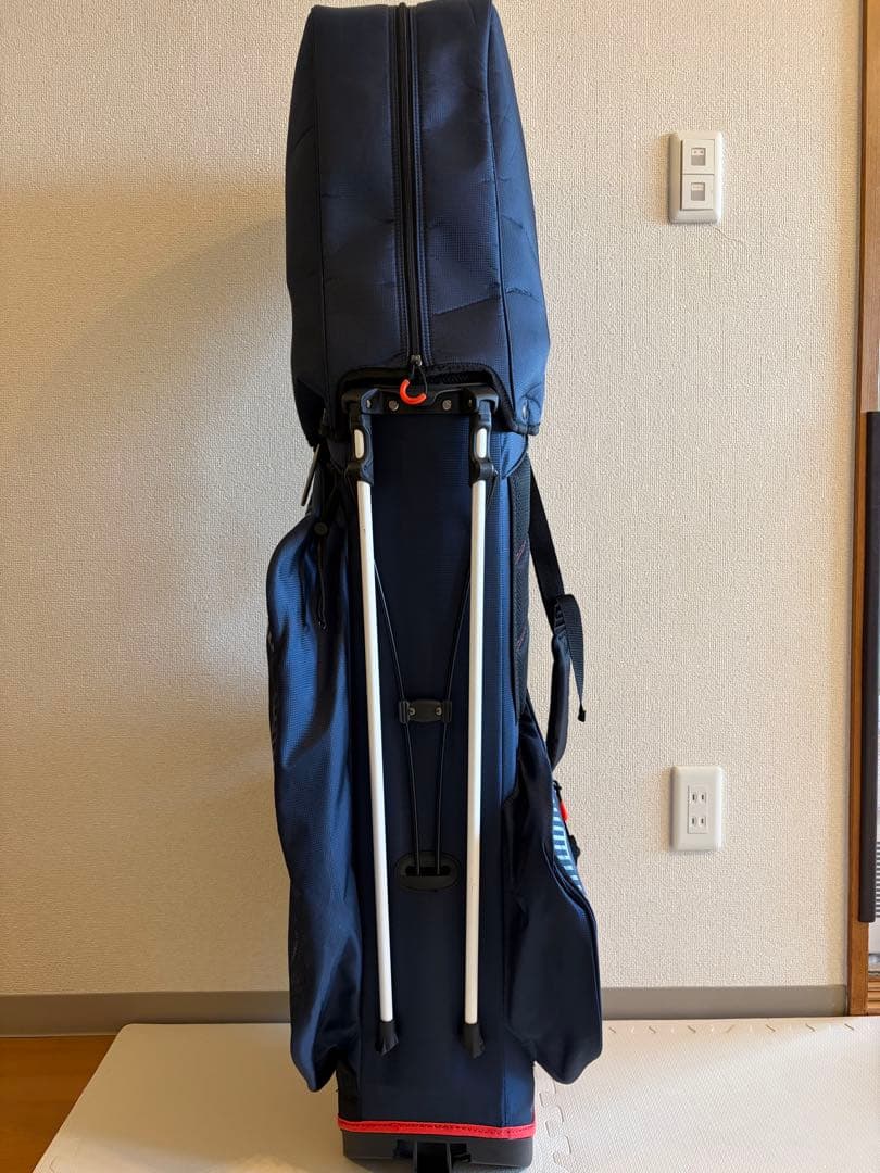TaylorMade キャディバッグ ネイビー/レッド（1/27まで公開）