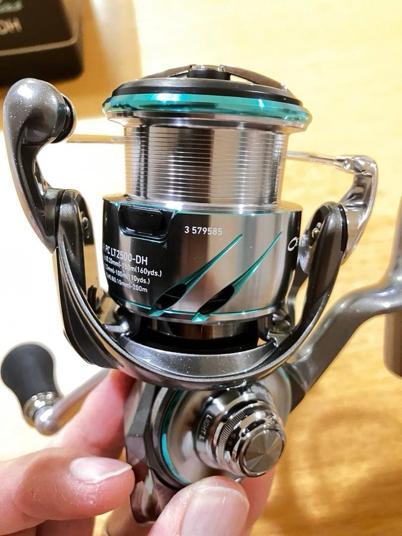 ダイワ 25 エメラルダス AIR PC LT 2500-DH