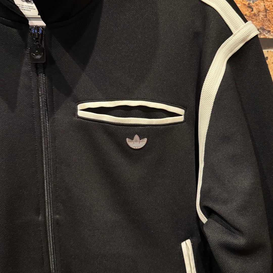 アディダスオリジナルス　プレミアム トラックトップ ジャージ　JD3397