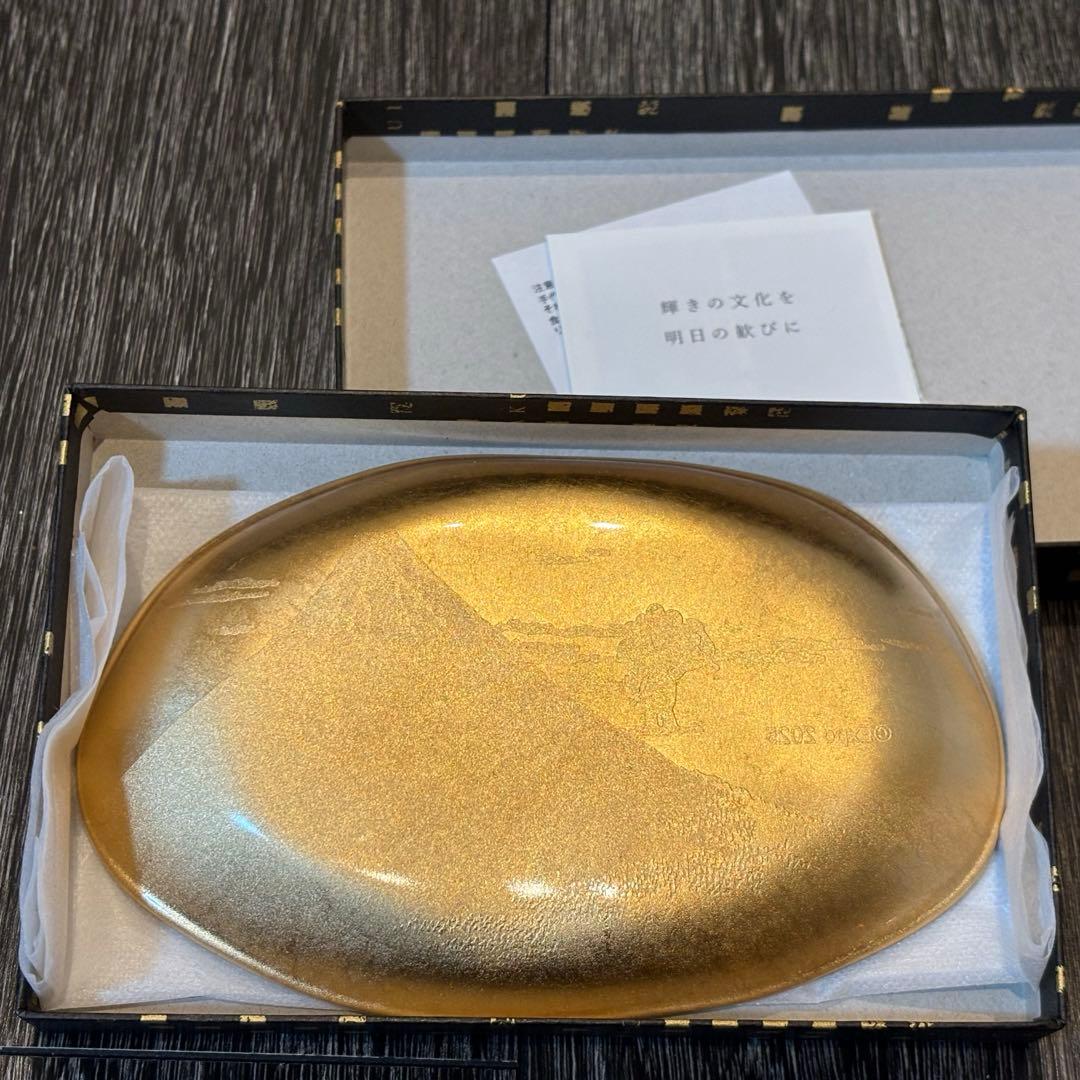 ミャクミャク　ガラストレー