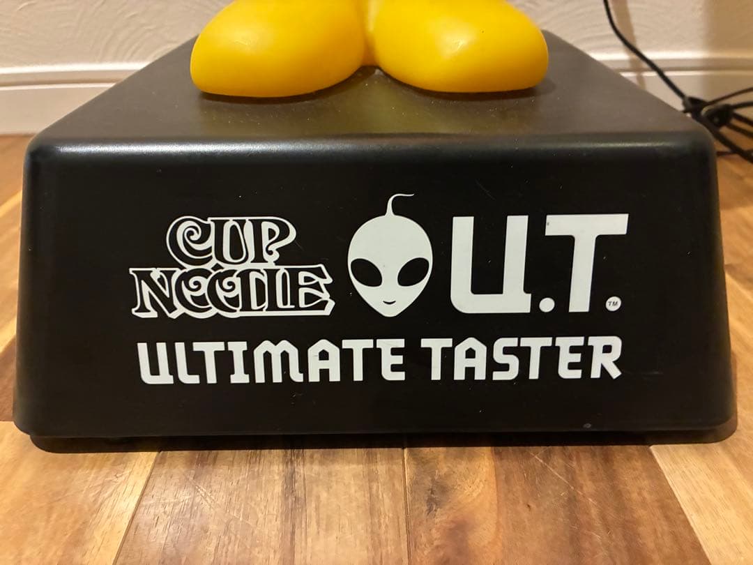 日清カップヌードル　UT ルームライトスタンドライト　バルタン