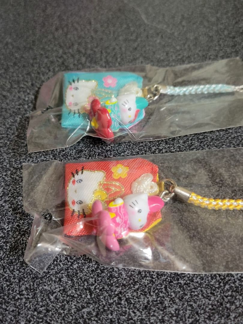 ✨新品、未使用✨ご当地キティ　太宰府ほりごめ限定　交通安全　お守り　ストラップ
