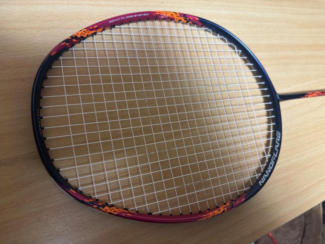 バドミントンラケット ★美品★【廃盤品】ナノフレア700 5UG5 マゼンダ