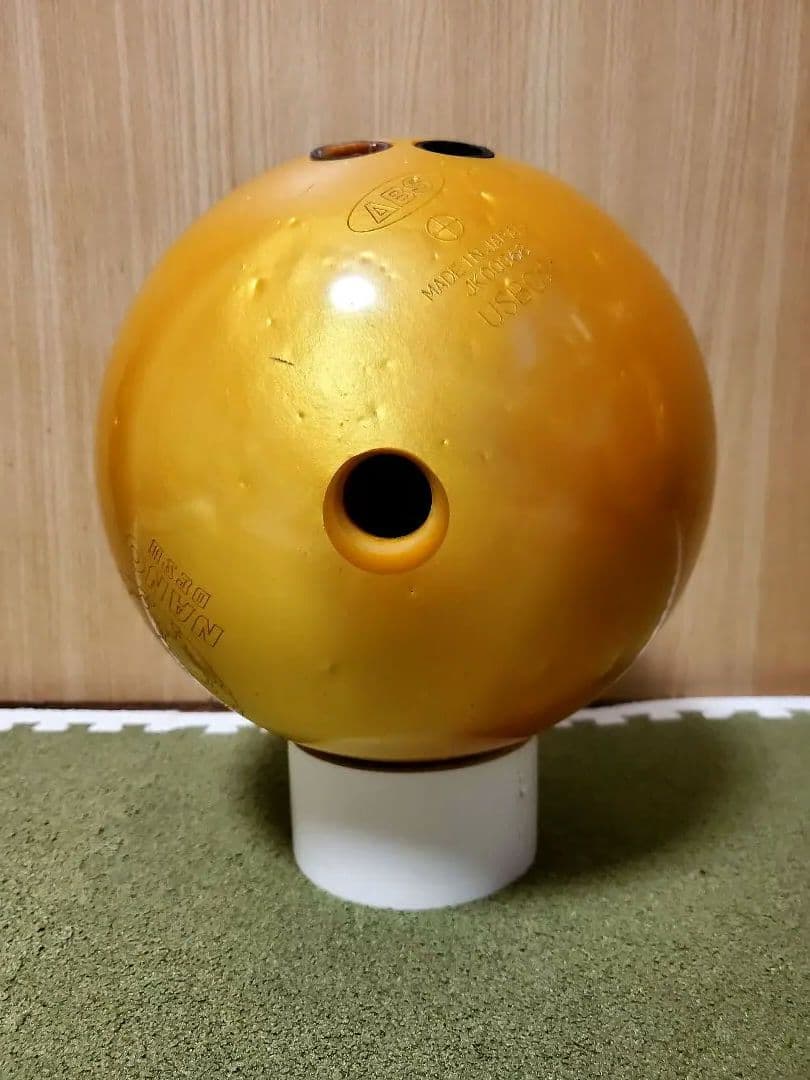 アキュスペアゴールド ボウリングボール ABS製 日本製　15ポンド