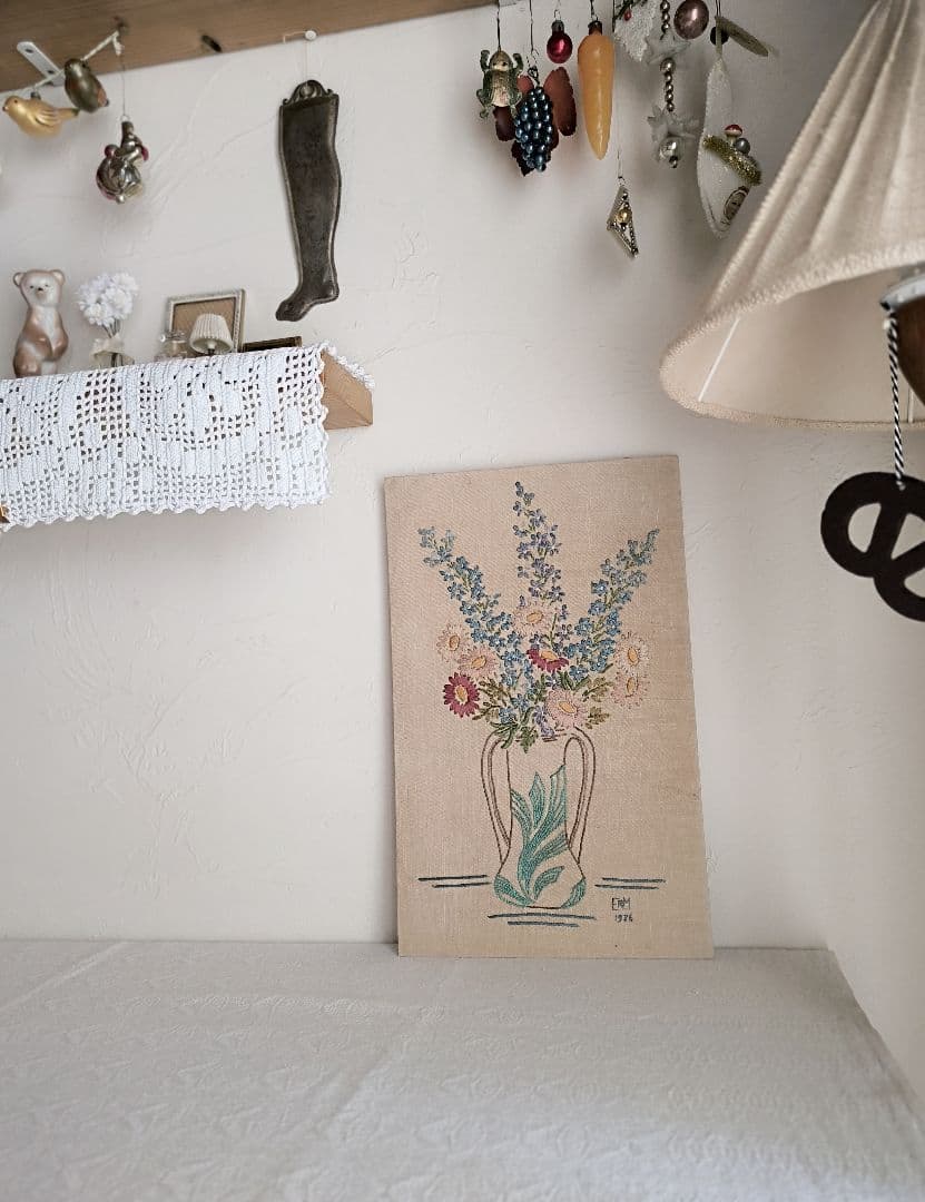 【ライラックさま】vintage picture ❀お花とフラワーベースの刺繍絵